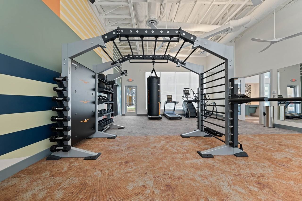 Cabana Bullard - Photo 4 of 32