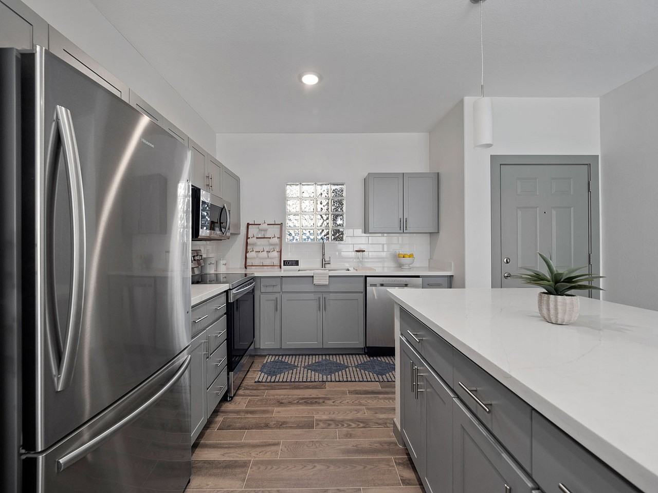 Citi on Camelback - Photo 6 of 32