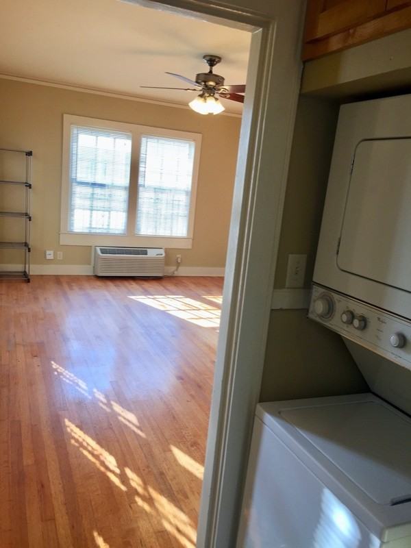 607 E 6th St #D - Photo 4 of 8