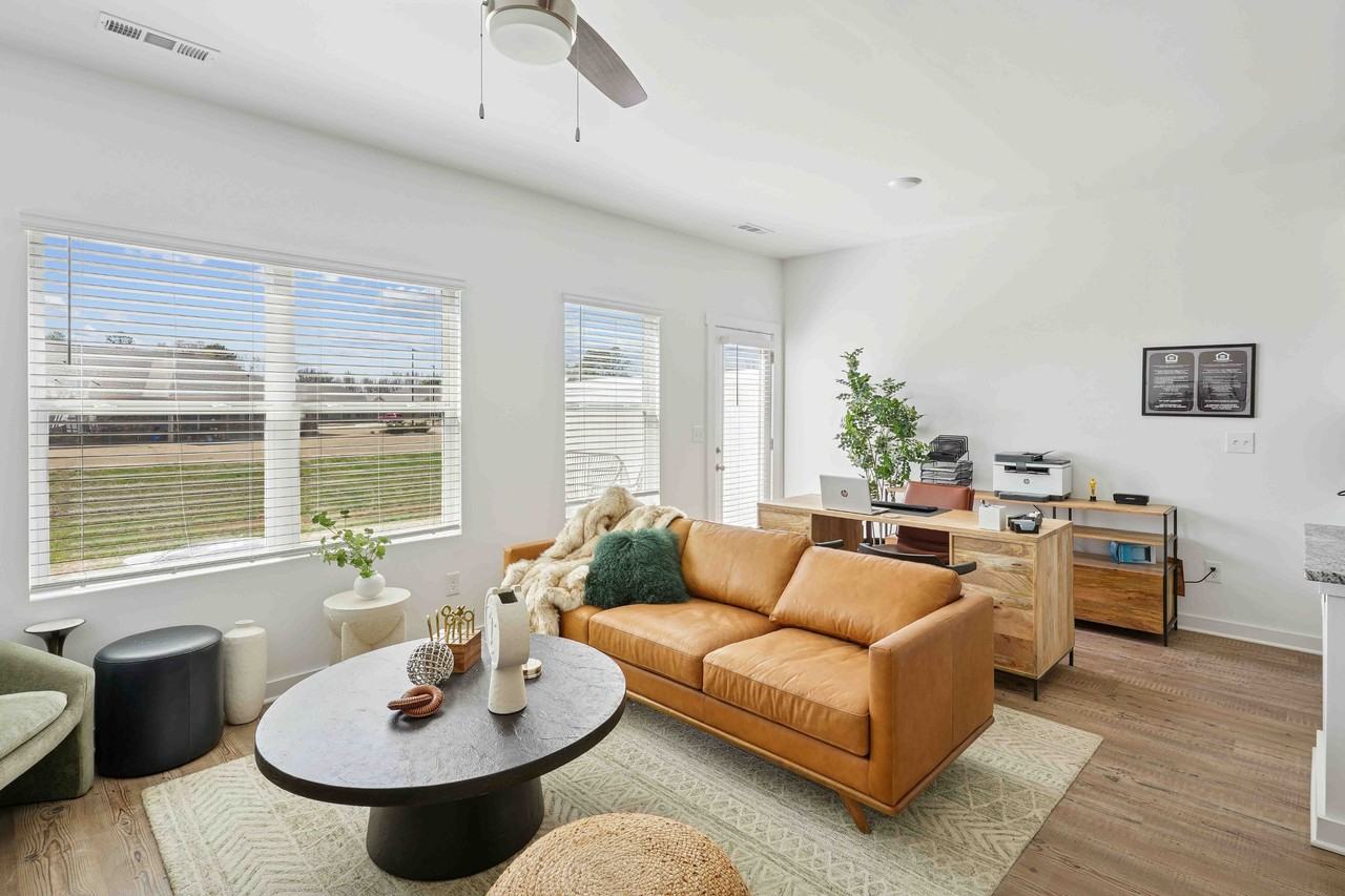 Elio at Research Park | Townhomes for Rent - Photo 6 of 16