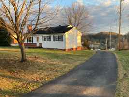 featured image of 100 Lowry Ln