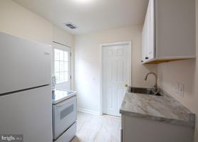 featured image of 215 9th St #B