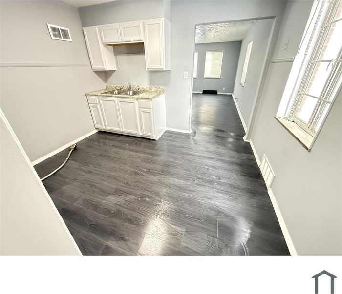 521 E 222nd St - Photo 2 of 6