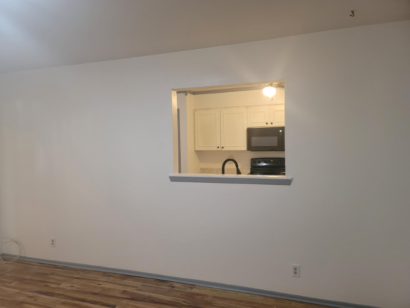 7945 Habersham Ln - Photo 3 of 12