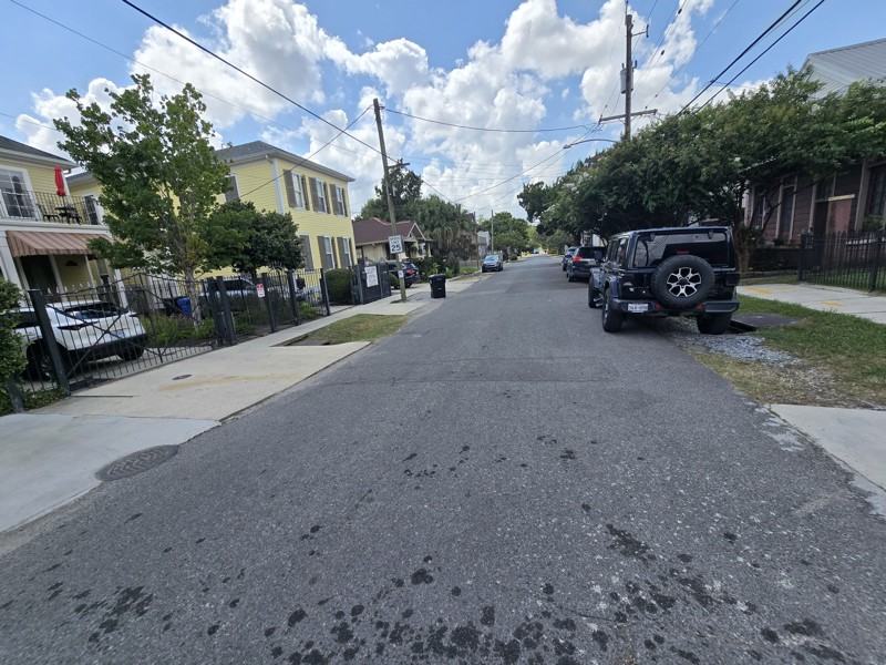 1122 Dante St - Photo 7 of 11