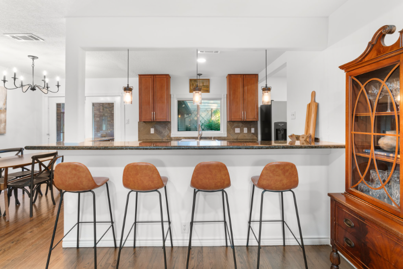 1723 Knightwick Dr - Photo 4 of 20