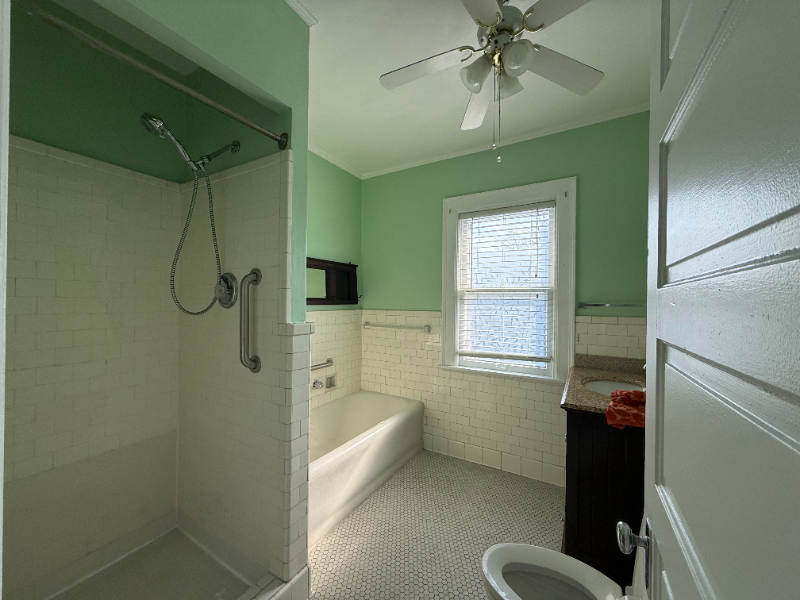 2062 Robinwood Ave #3 - Photo 6 of 9