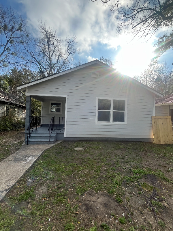 514 Iowa Ave - Photo 2 of 16