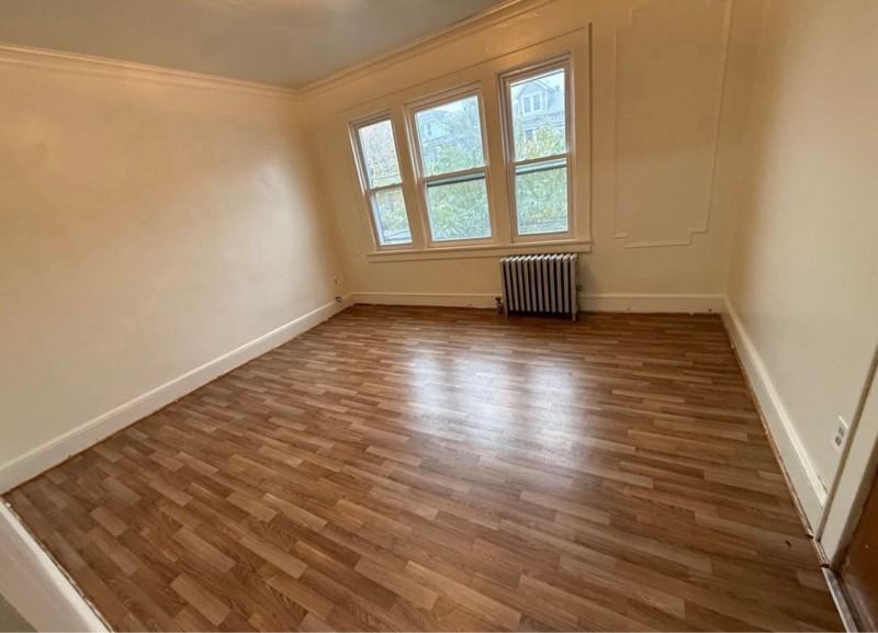 939 Sheridan Ave #R1 - Photo 5 of 6