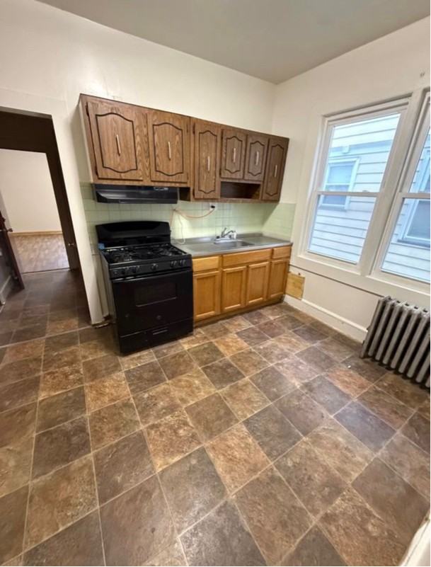 939 Sheridan Ave #R1 - Photo 6 of 6