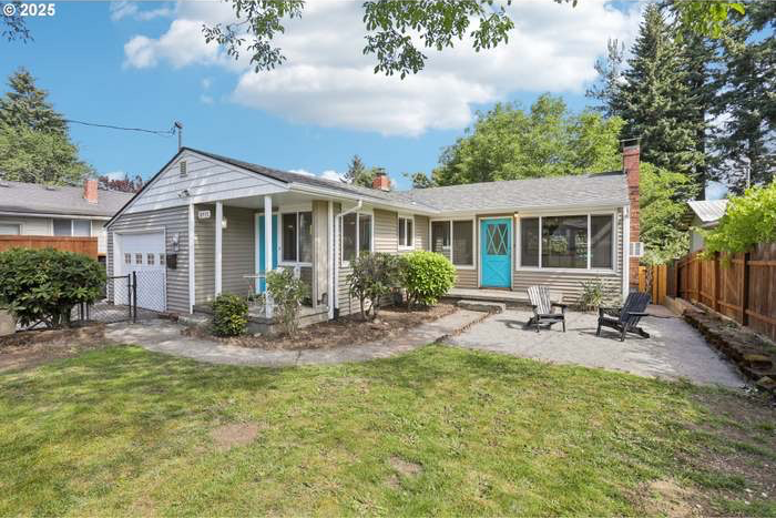 10925 Ne Skidmore St - Photo 2 of 12