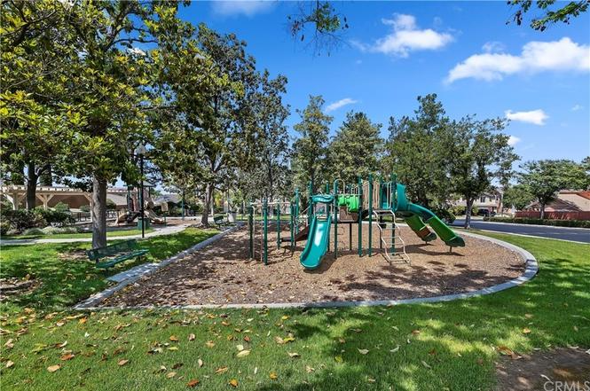 782 Viewtop Ln - Photo 2 of 20