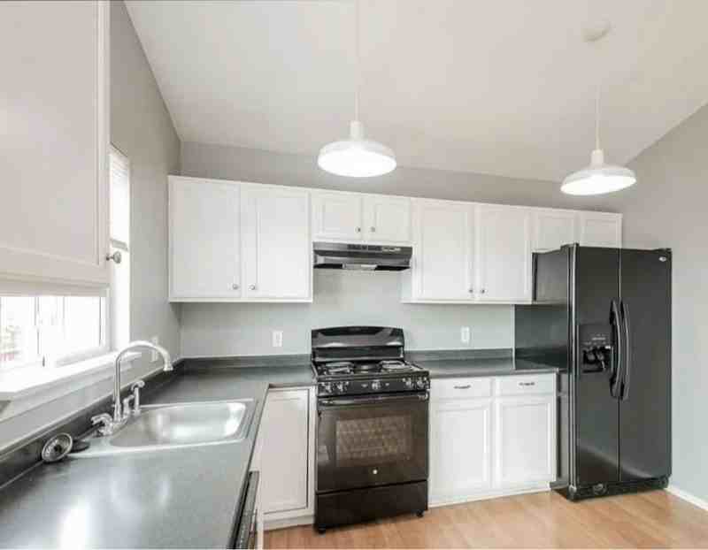 14525 E 47th Dr - Photo 5 of 10