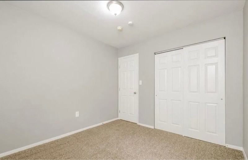 14525 E 47th Dr - Photo 6 of 10