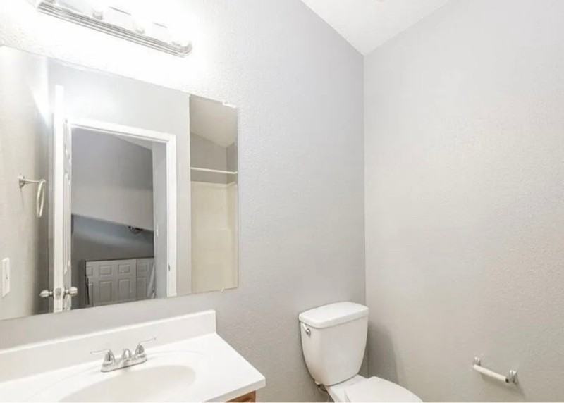 14525 E 47th Dr - Photo 7 of 10