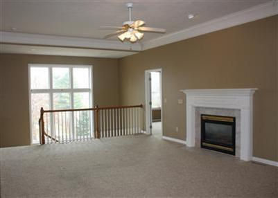 1008 S Carriage Ave - Photo 2 of 10