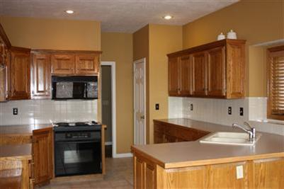 1008 S Carriage Ave - Photo 3 of 10