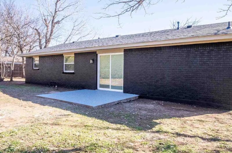 7317 Nw Compass Dr - Photo 2 of 10