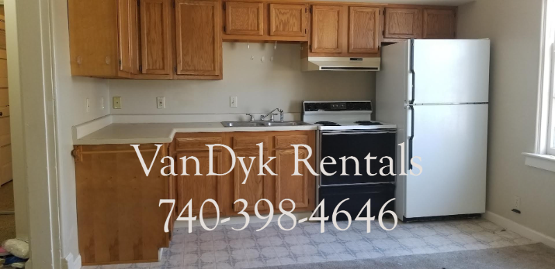 800 5th St #5 - Photo 3 of 13