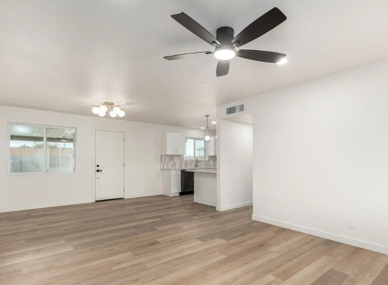 3939 W Harmont Dr - Photo 3 of 13