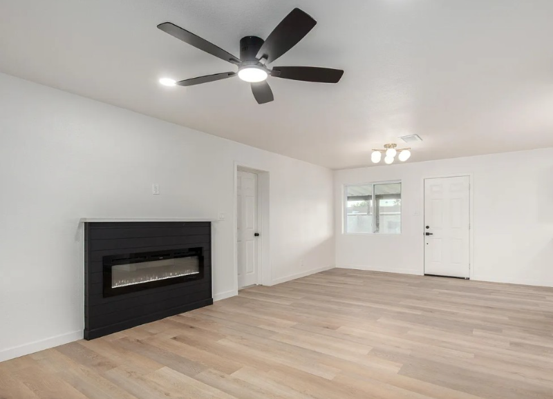 3939 W Harmont Dr - Photo 4 of 13