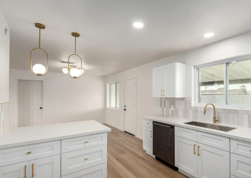 3939 W Harmont Dr - Photo 6 of 13