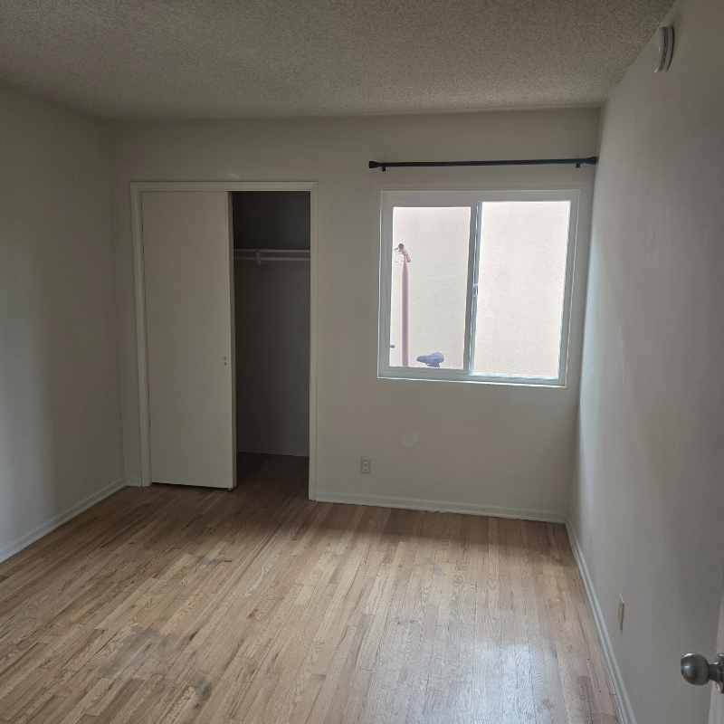 1424 Colby Ave #3 - Photo 4 of 7