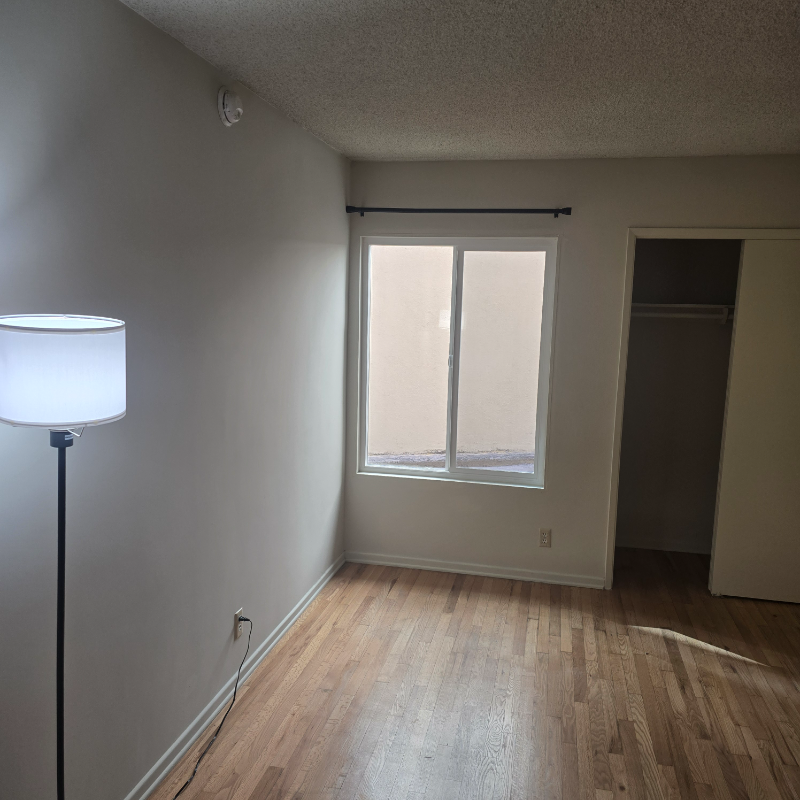 1424 Colby Ave #3 - Photo 5 of 7