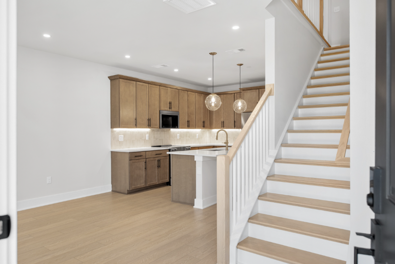 814 42nd Ave N - Photo 4 of 20