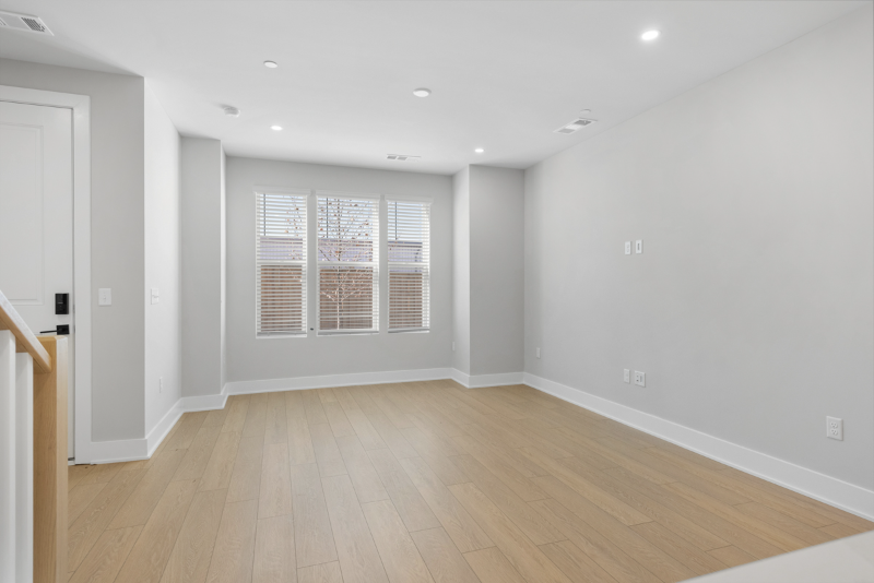 814 42nd Ave N - Photo 6 of 20