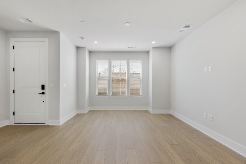 814 42nd Ave N - Photo 7 of 20