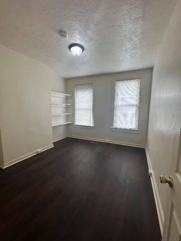 3332 Frederick Ave - Photo 3 of 15