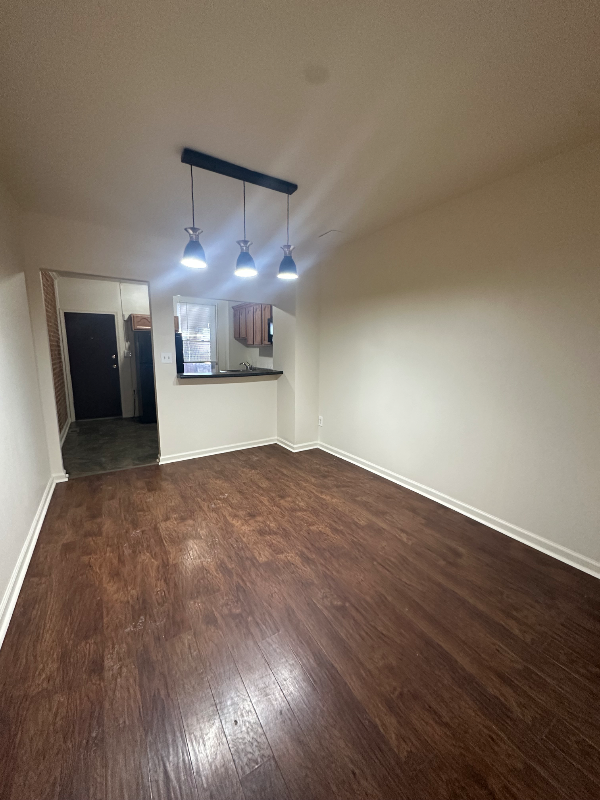 3332 Frederick Ave - Photo 4 of 15