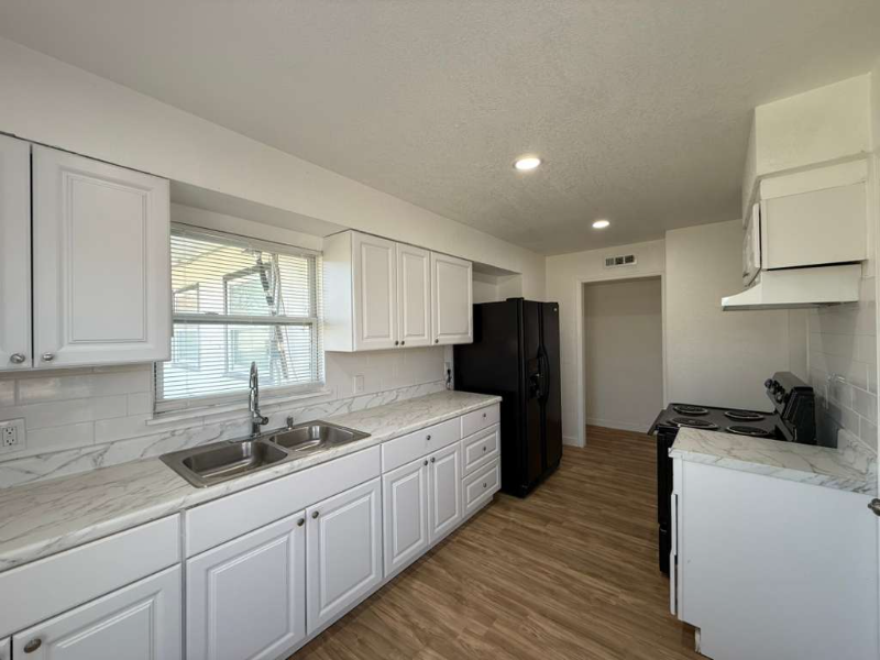 339 Brettonwood Dr - Photo 6 of 20