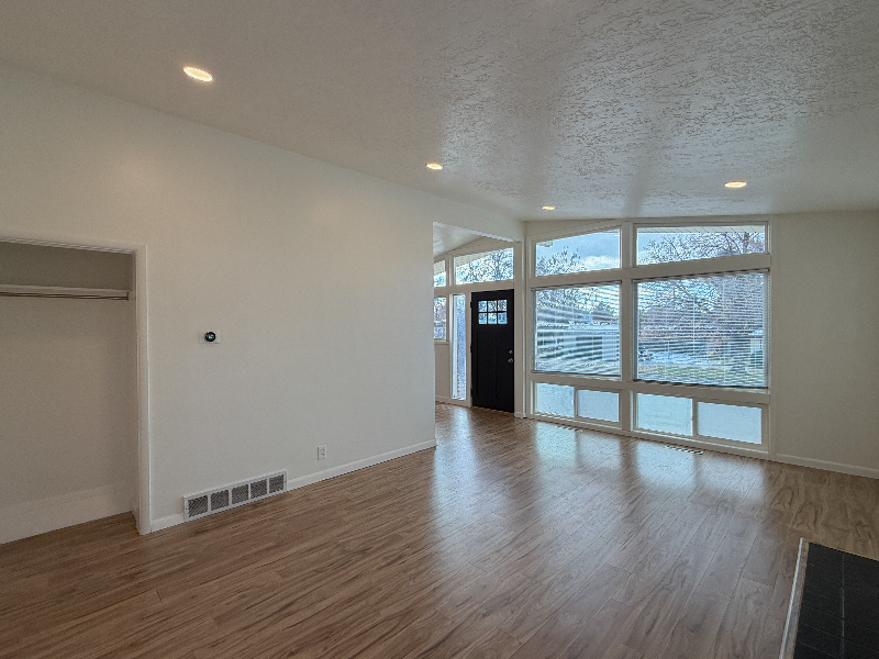 3360 Gramercy Ave #A - Photo 2 of 12