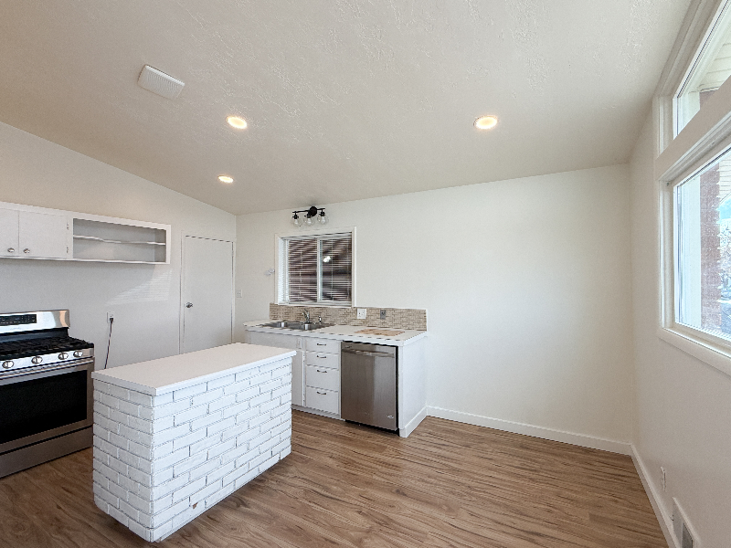 3360 Gramercy Ave #A - Photo 3 of 12