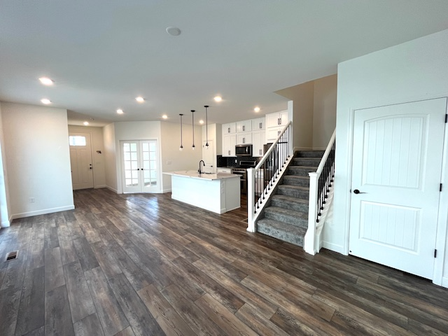 2493 Winding Dr - Photo 4 of 15