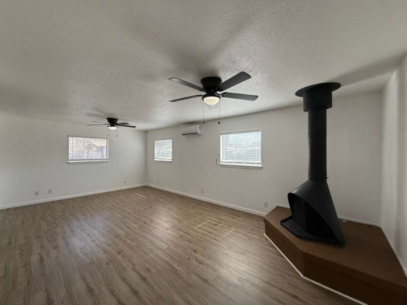 230 Craigmont Ln - Photo 3 of 19