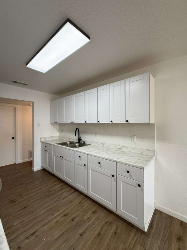 230 Craigmont Ln - Photo 6 of 19