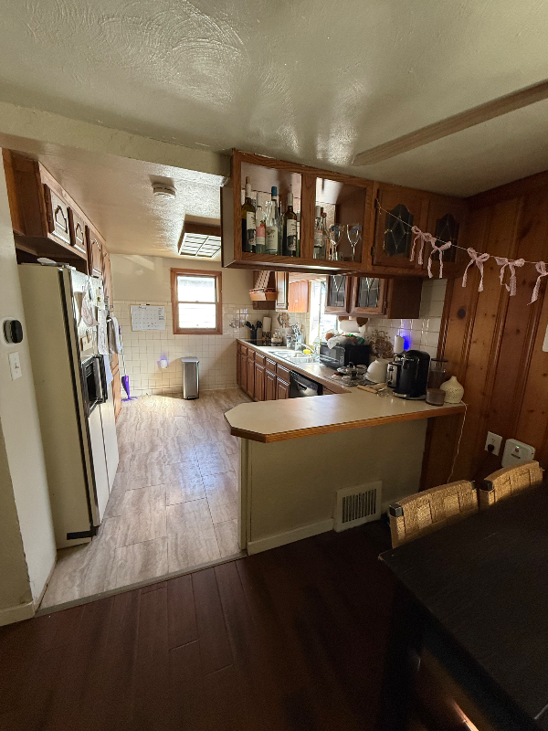 5230 Newton St - Photo 5 of 14