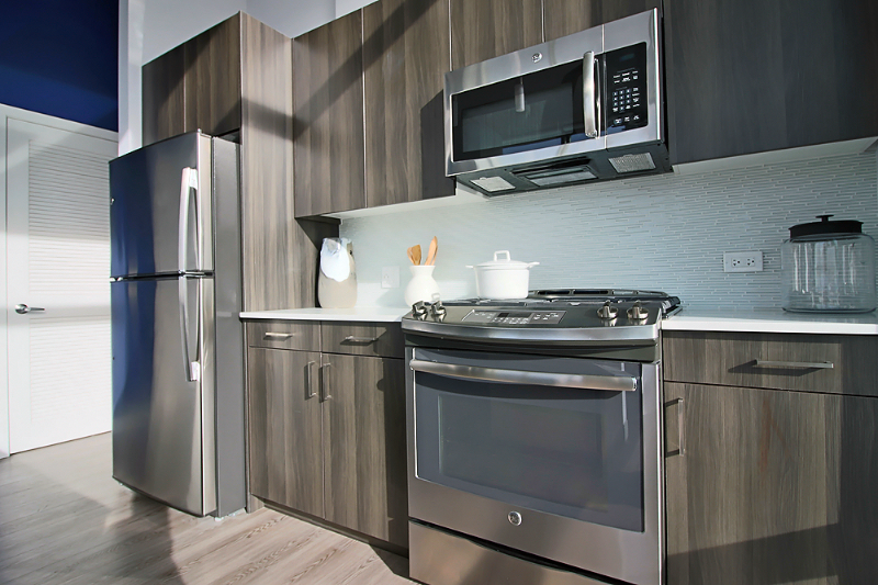 734 N Morgan St - Photo 2 of 20