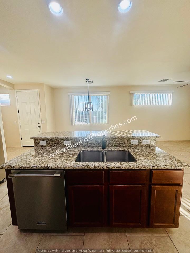 2945 W Stepping Stone Ct - Photo 6 of 17