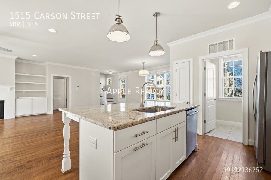 1515 Carson St - Photo 6 of 18