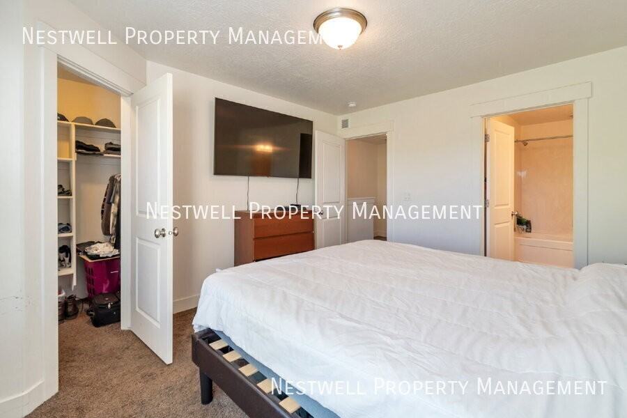 11388 S Okanogan Ln - Photo 7 of 19