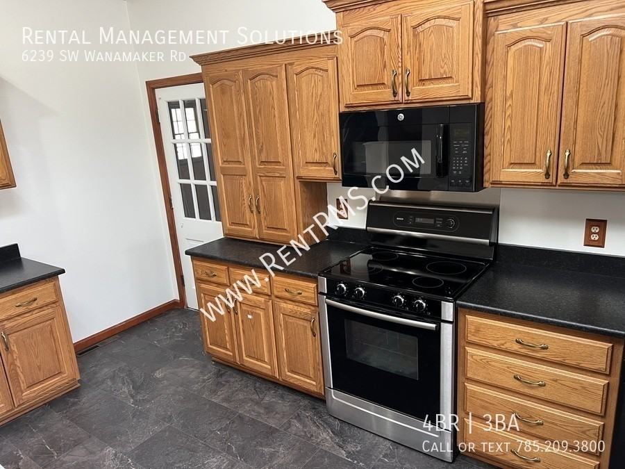 6239 Sw Wanamaker Rd - Photo 7 of 30