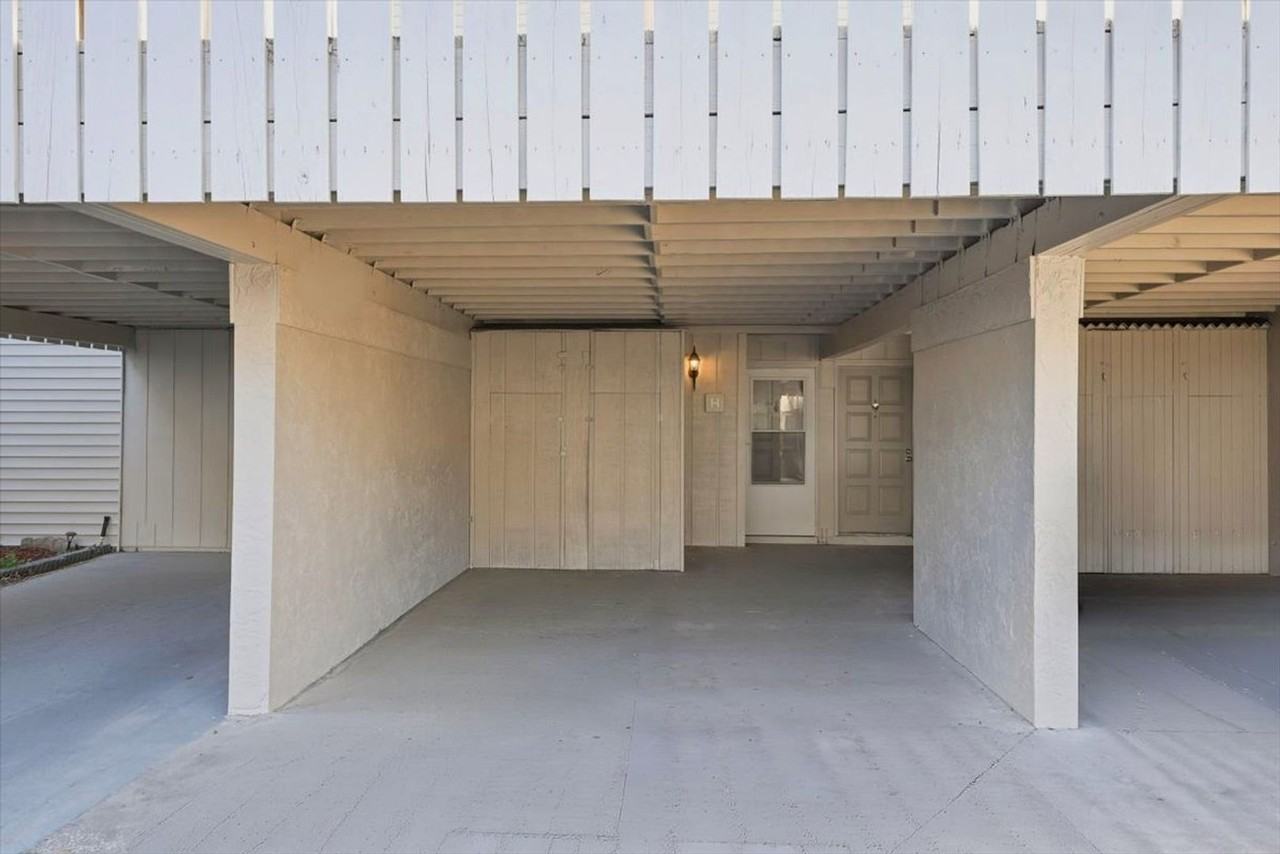 1404 Oak Pl #H - Photo 2 of 14