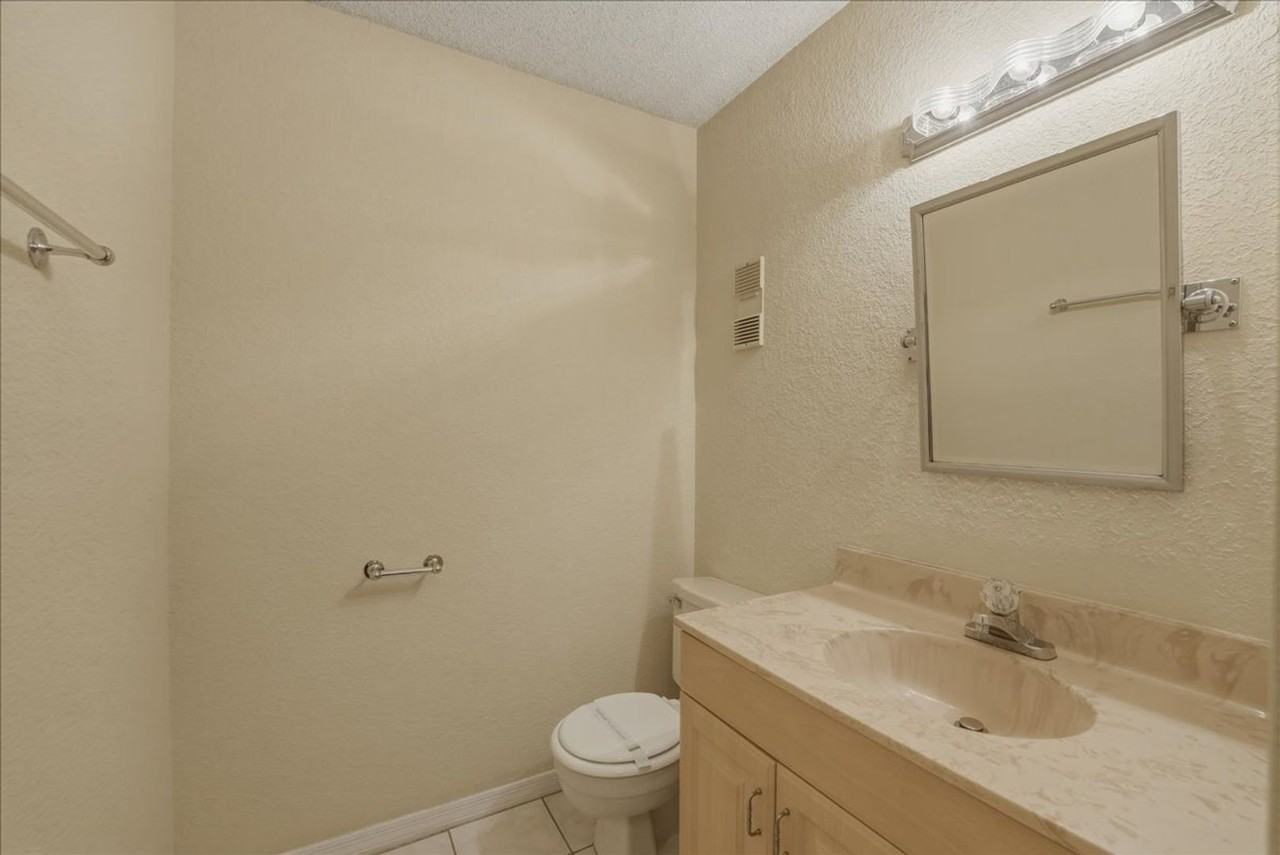 1404 Oak Pl #H - Photo 6 of 14