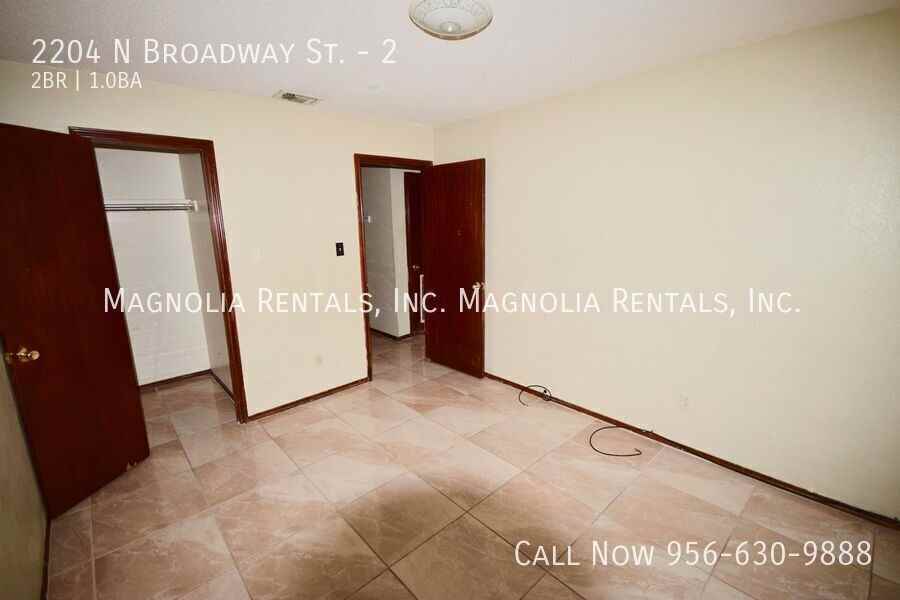 2204 N Broadway St #2 - Photo 6 of 10