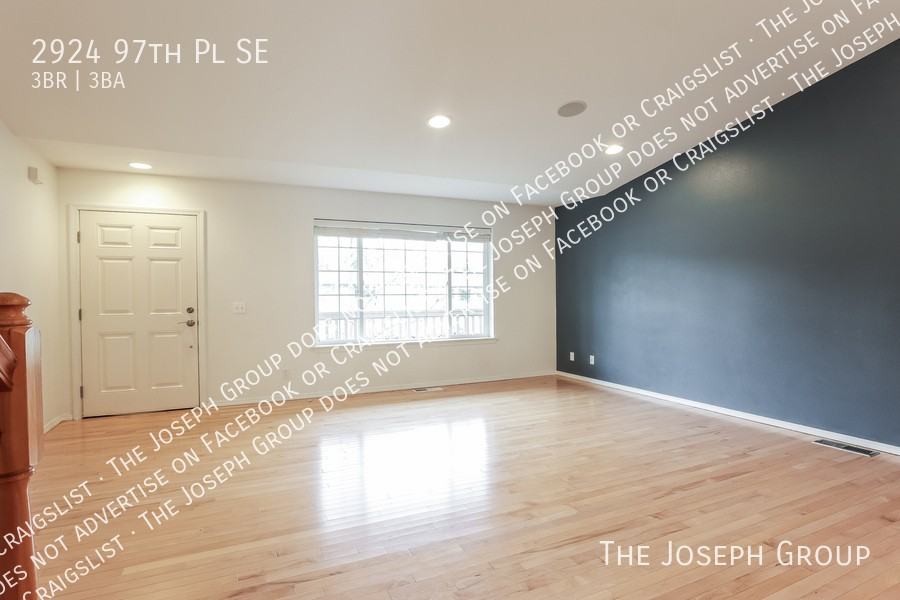 2924 97th Pl Se - Photo 2 of 32