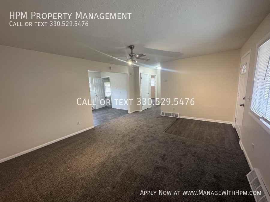 1325 Vermont Pl Ne - Photo 3 of 11